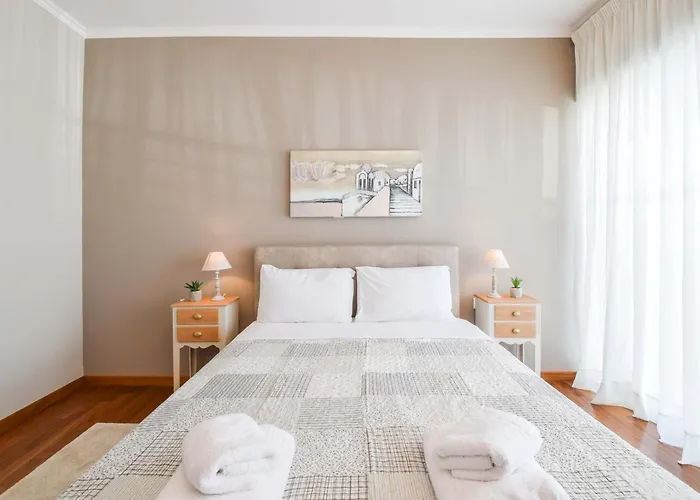 Alimos Luxury 3 Bd Apt W Stunning Acropolis Views